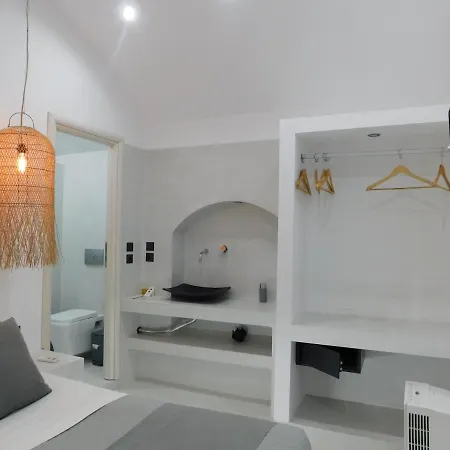 Thira Sun Bed & Breakfast Firá