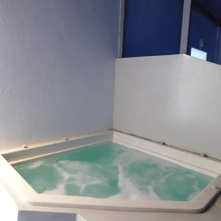 Thira Sun Bed & Breakfast Firá